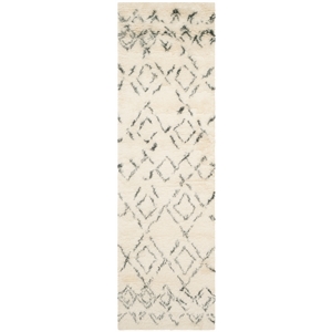 Safavieh Casablanca 2'-3&quot X 10' Wool and Cotton  Hand Tufted Rug in Ivory / Gray