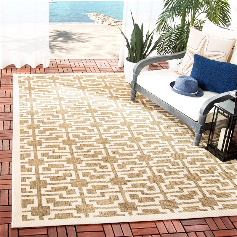 Safavieh Courtyard 7'10