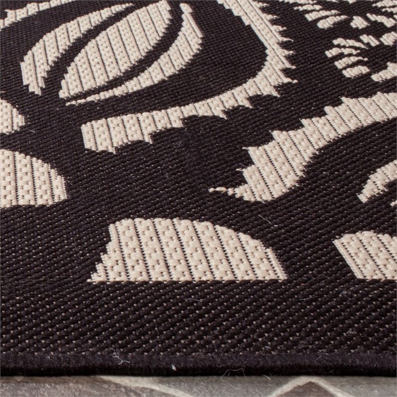 Safavieh Courtyard 2' X 3'7