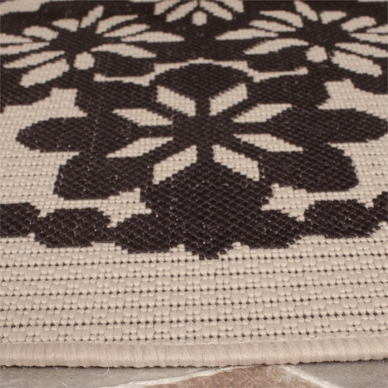 Safavieh Courtyard 8' X 11' Power Loomed Rug in Beige and Black