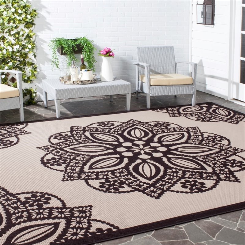 Safavieh Courtyard 8' X 11' Power Loomed Rug in Beige and Black