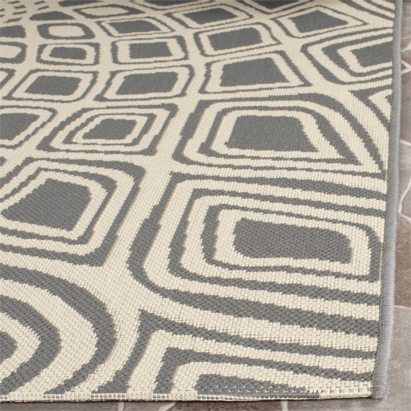 Safavieh Courtyard 5'3