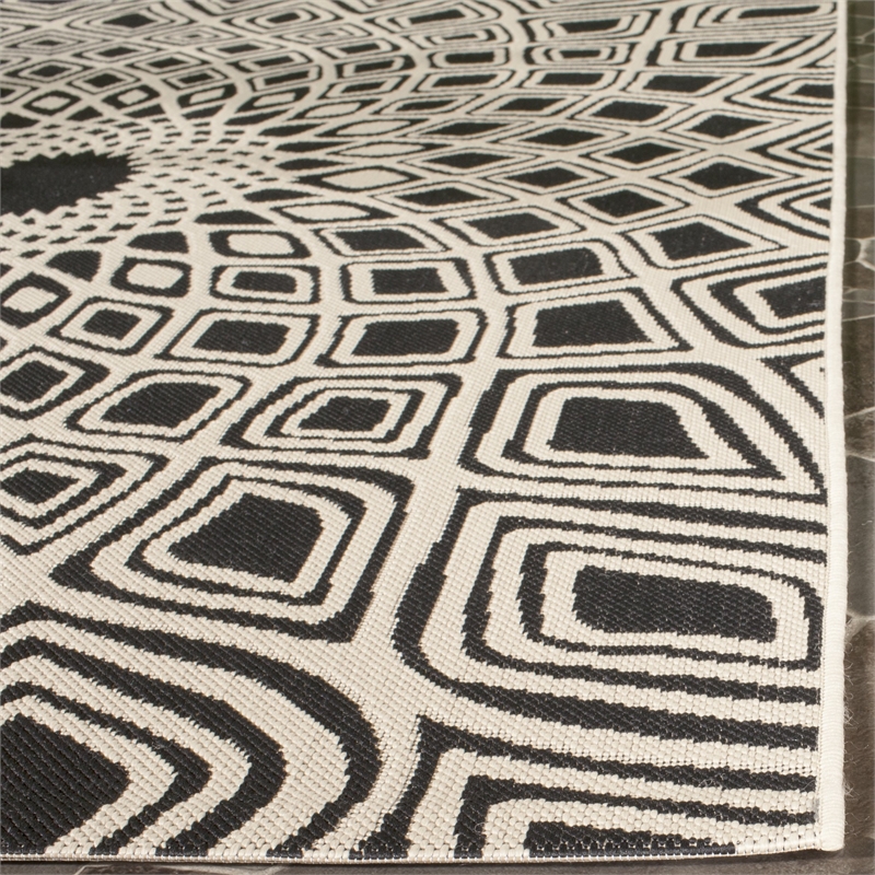 Safavieh Courtyard 2'7