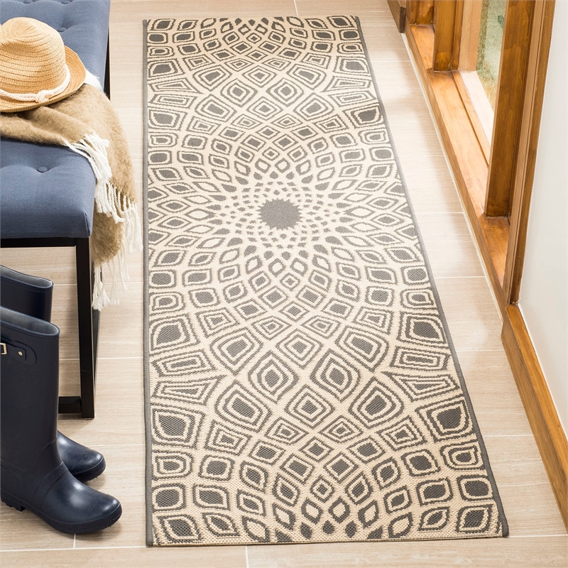 Safavieh Courtyard 9' X 12' Power Loomed Rug in Black and Beige