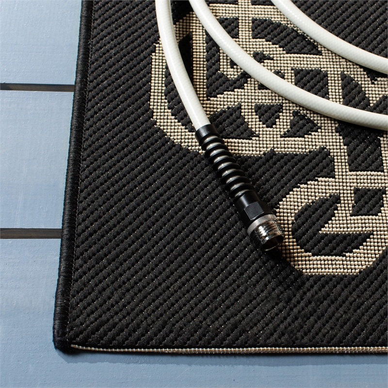 Safavieh Courtyard 9' X 12' Power Loomed Rug in Black and Creme