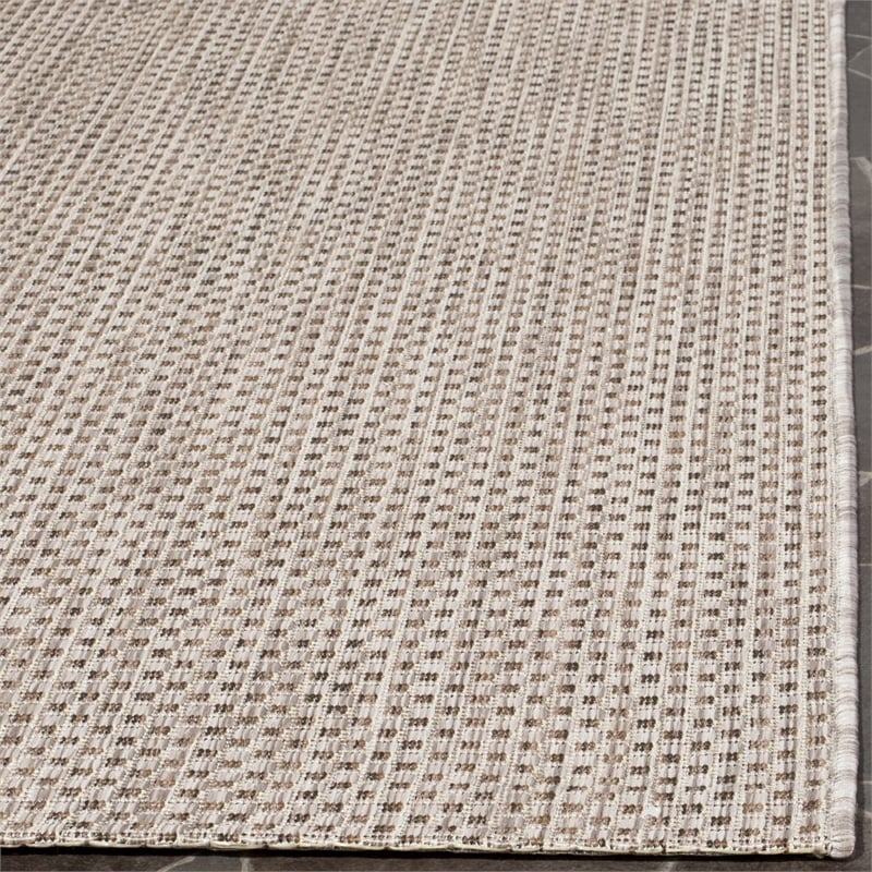 Safavieh Courtyard 6'7