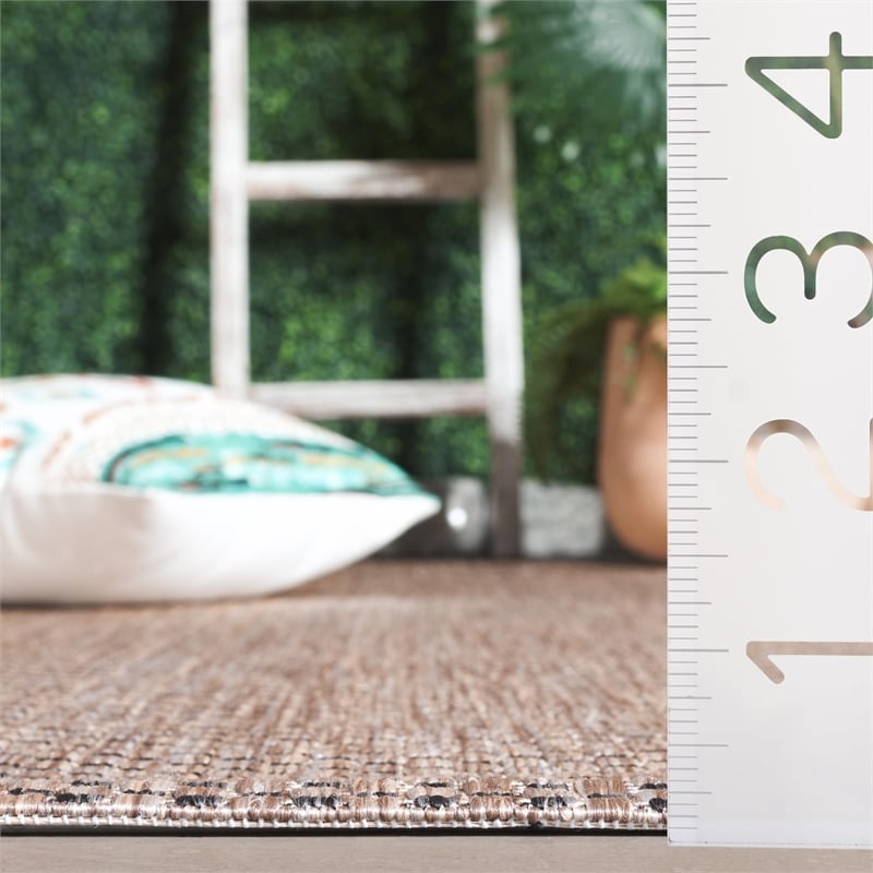 Safavieh Courtyard 8' X 11' Power Loomed Rug in Natural and Black