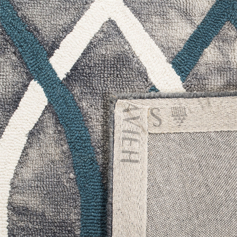 Safavieh Dip Dye 6' X 9' Hand Tufted Wool Rug in Gray and Ivory Blue