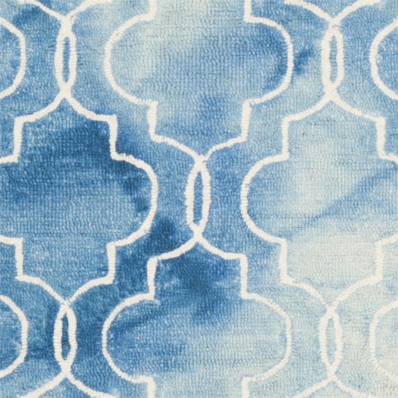 Safavieh Dip Dye 6' X 9' Hand Tufted Rug in Blue and Ivory
