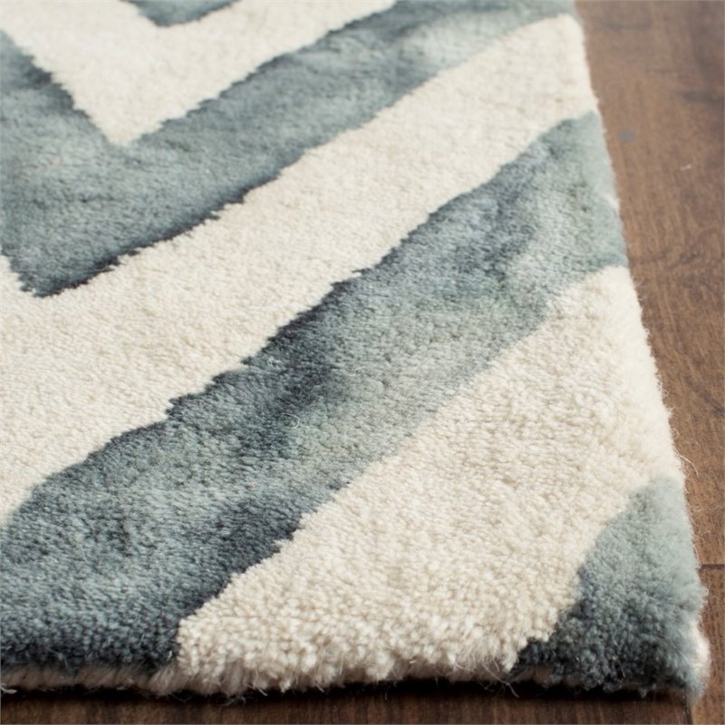 Safavieh Dip Dye 7' Square Hand Tufted Wool Rug in Ivory and Gray