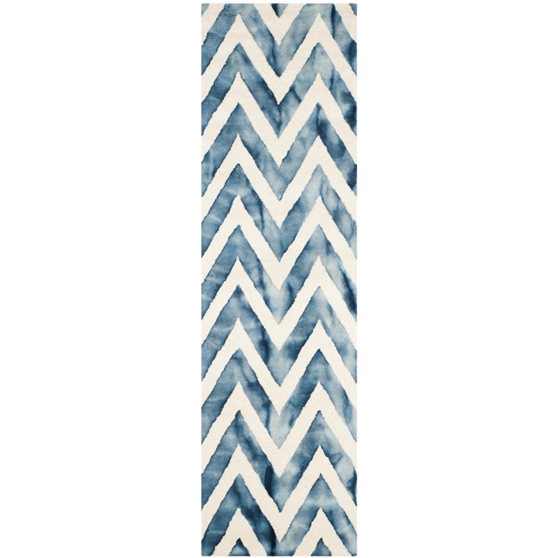 Safavieh Dip Dye 7' Round Hand Tufted Wool Rug in Ivory and Navy