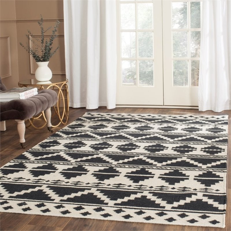 Safavieh Dhurries 6' Round Hand Woven Flat Weave Wool Rug