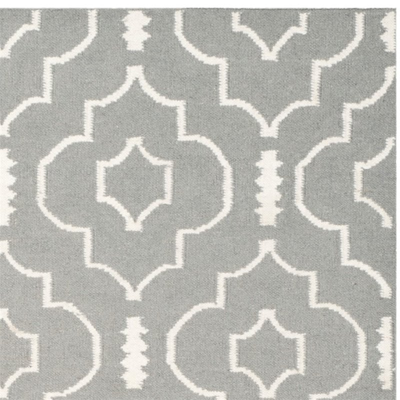 Safavieh Dhurries 6' Round Hand Woven Flat Weave Rug