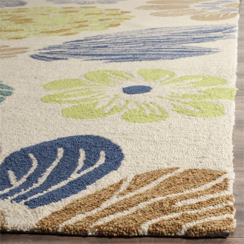 Safavieh Four Seasons 8' X 10' Hand Hooked Polyester Pile Rug in Beige