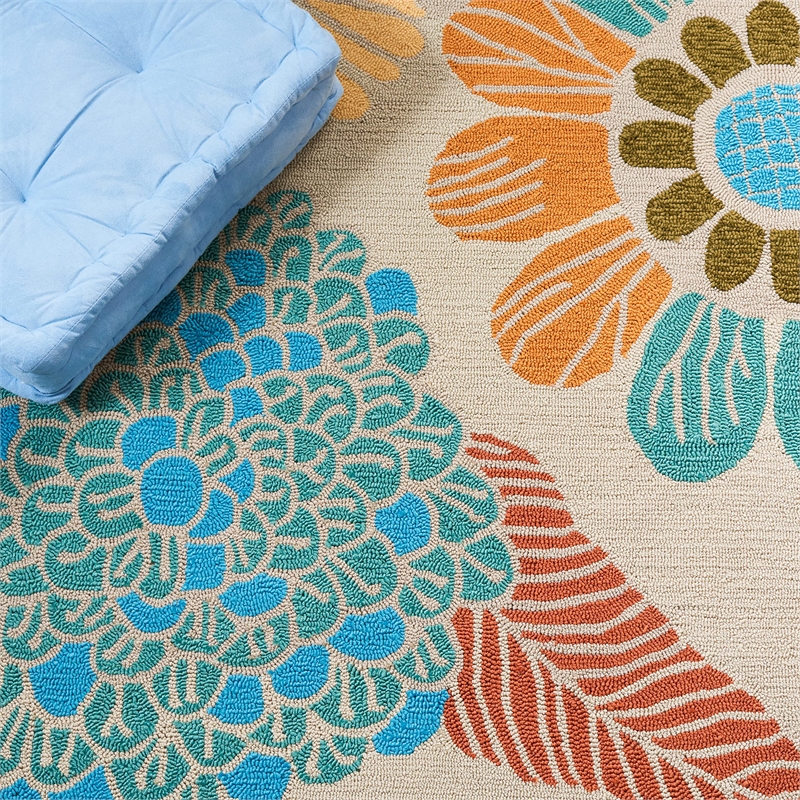 Safavieh Four Seasons 4' X 6' Hand Hooked Polyester Pile Rug in Ivory