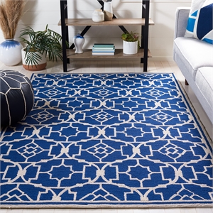 Safavieh Four Seasons 2'3&quot X 3'9&quot Hand Hooked Rug in Navy and Ivory