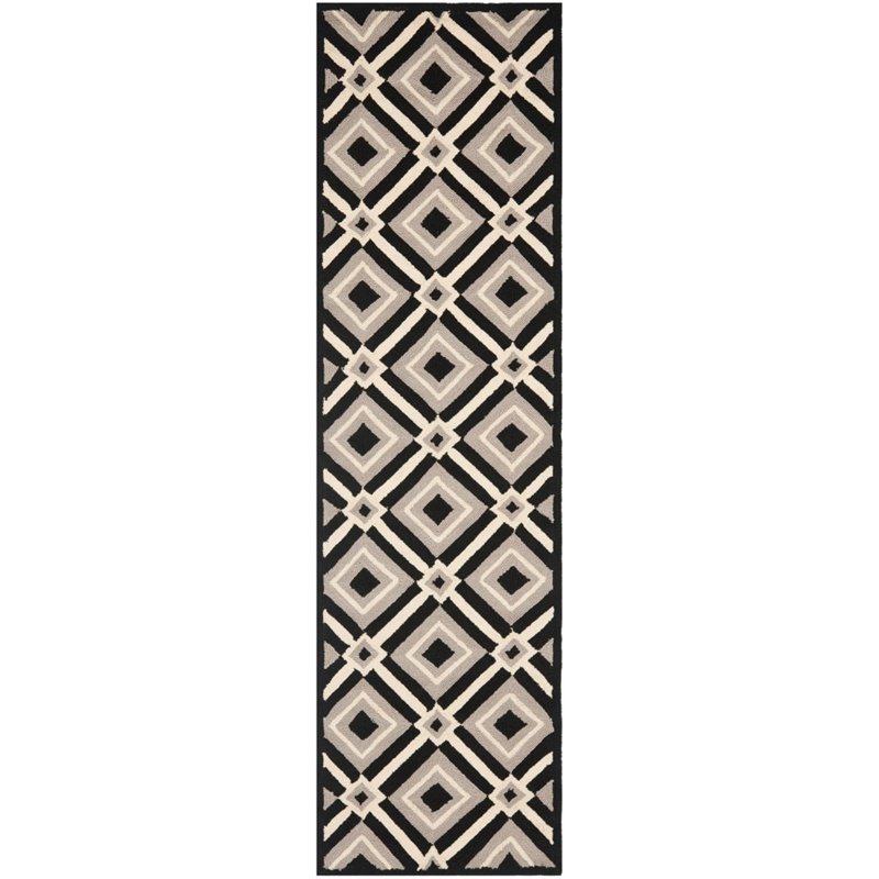 Safavieh Four Seasons 4' Round Hand Hooked Rug in Black and Gray