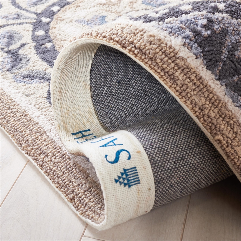 Safavieh Four Seasons 2'6