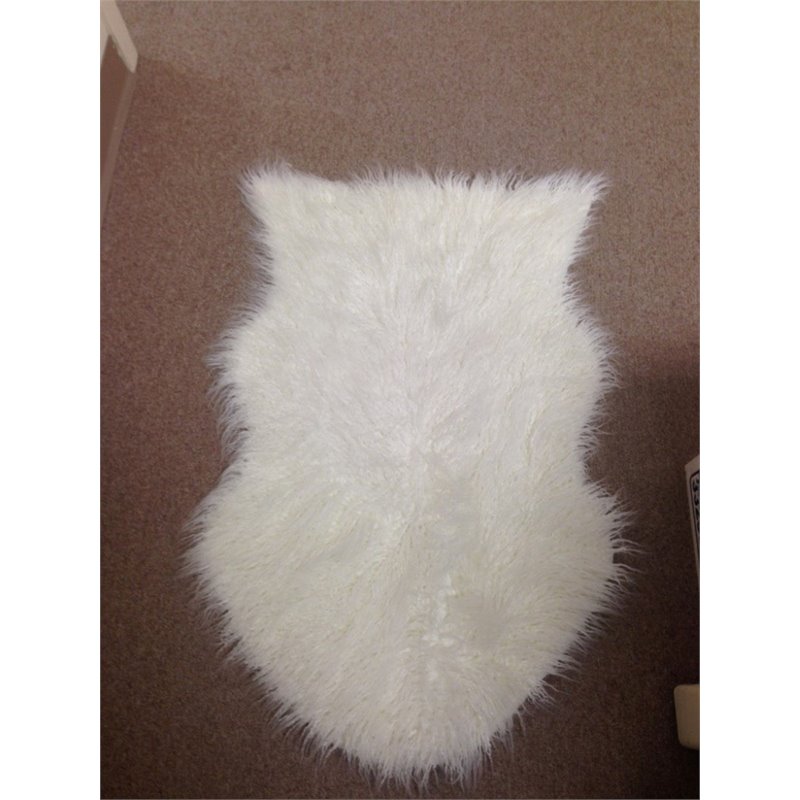 Safavieh Faux Sheep Skin 2' X 3' Power Loomed Acrylic Rug in Ivory