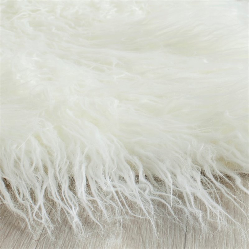 Safavieh Faux Sheep Skin 8' X 10' Power Loomed Acrylic Rug in Ivory