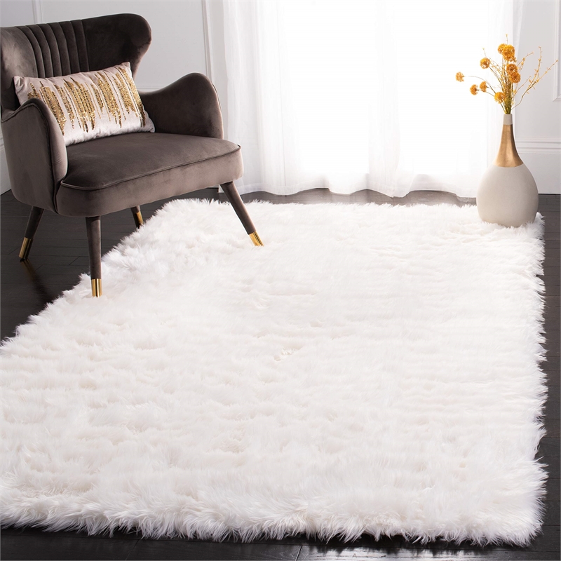Safavieh Faux Sheep Skin 9' X 12' Power Loomed Acrylic Rug in Ivory