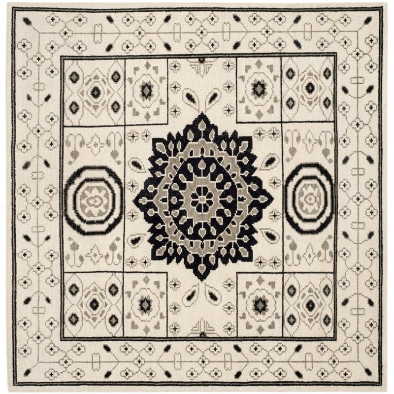Safavieh Kenya 4' X 6' Hand Knotted Wool Pile Rug in Ivory and Gray