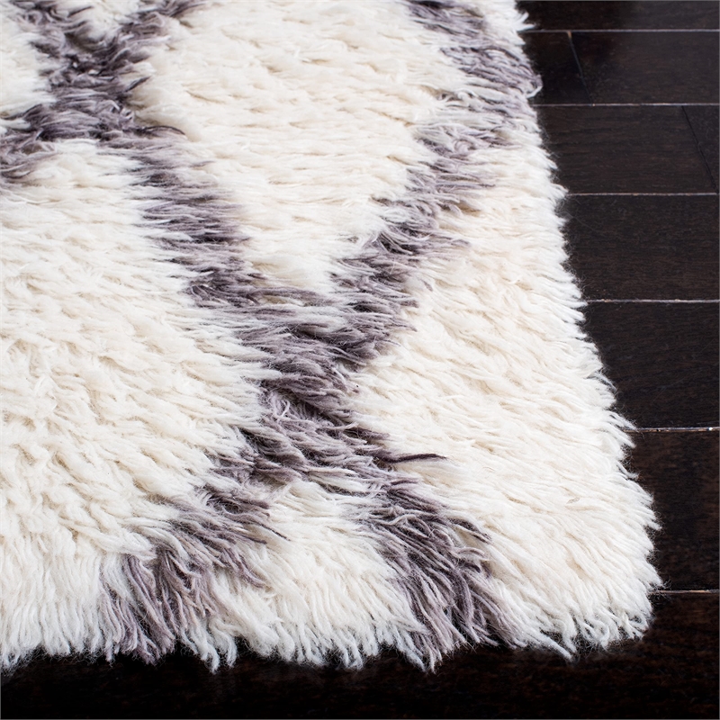 Safavieh Kenya 9' X 12' Hand Knotted Rug in Ivory and Gray
