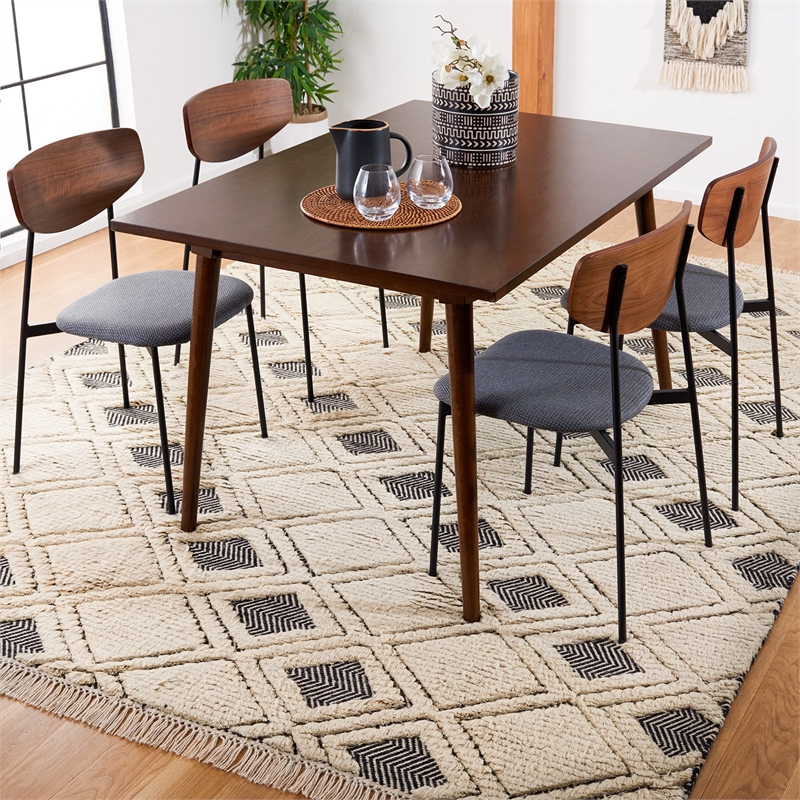 Safavieh Kenya 8' X 10' Hand Knotted Rug in Ivory and Black