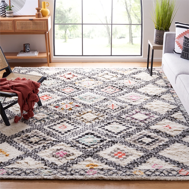 Safavieh Kenya 8' X 10' Hand Knotted Wool and Cotton Rug in Natural