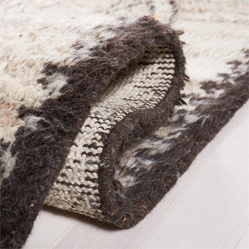 Safavieh Kenya 5' X 8' Hand Knotted Wool and Cotton Rug in Natural
