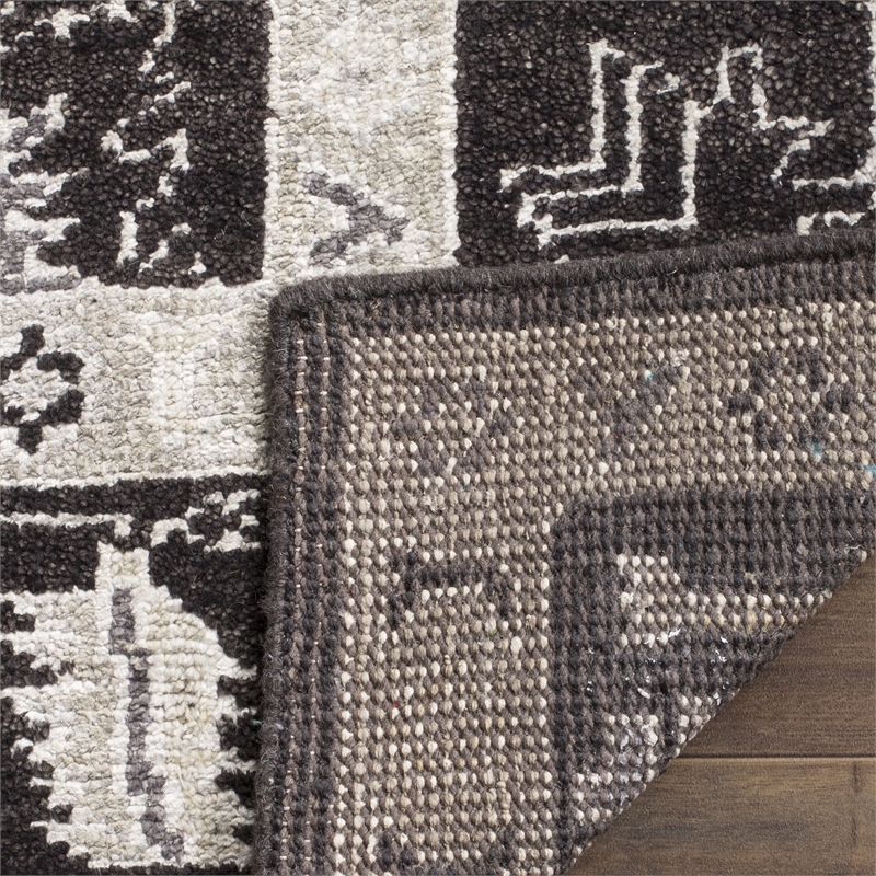 Safavieh Moharaja 4' X 6' Handmade Rug in Charcoal and Charcoal