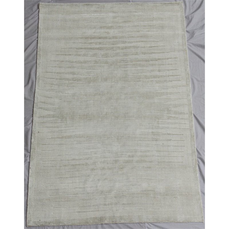 Safavieh Mirage 8' X 10' Hand Woven Viscose and Cotton Rug in Silver