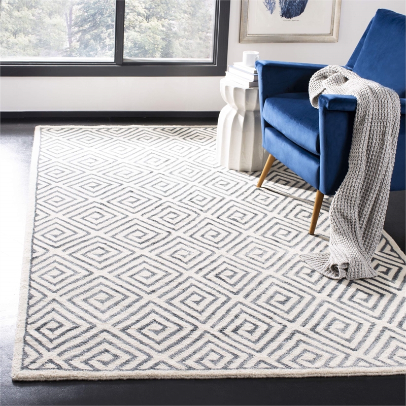 Safavieh Mosaic 6' X 9' Hand Knotted Rug in Beige and Gray
