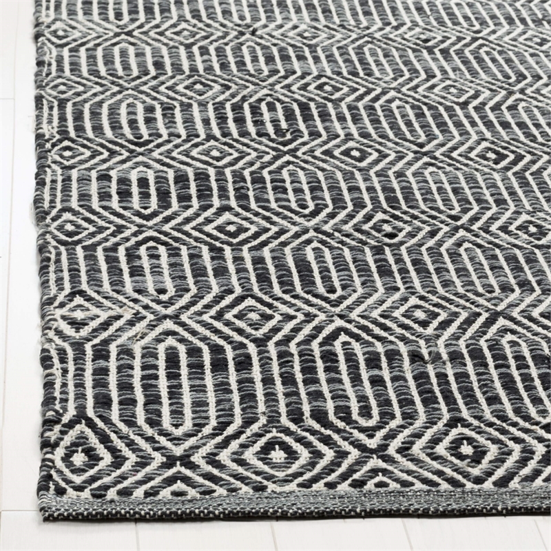 Safavieh Montauk 8' X 10' Hand Woven Cotton Rug in Ivory and Dark Gray