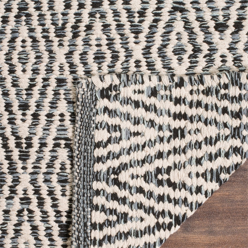 Safavieh Montauk 8' X 10' Hand Woven Cotton Rug in Ivory and Dark Gray