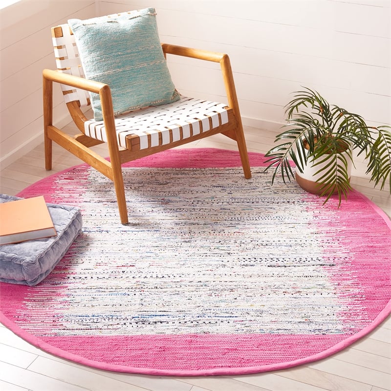 Safavieh Montauk 4' Round Hand Woven Cotton Rug in Ivory and Pink