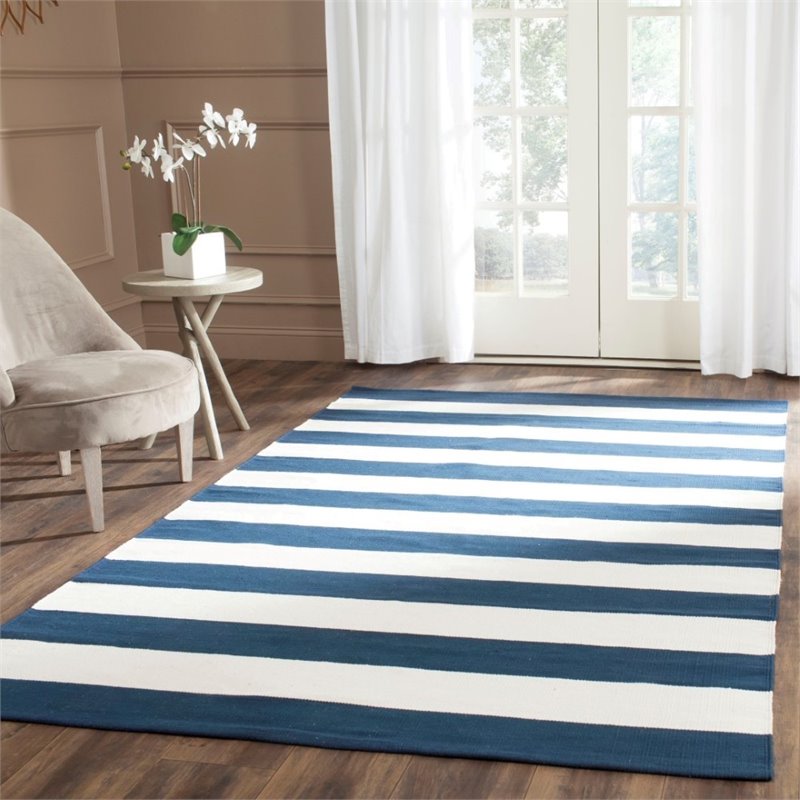 Safavieh Montauk 3' X 5' Hand Woven Cotton Pile Rug in Navy and Ivory
