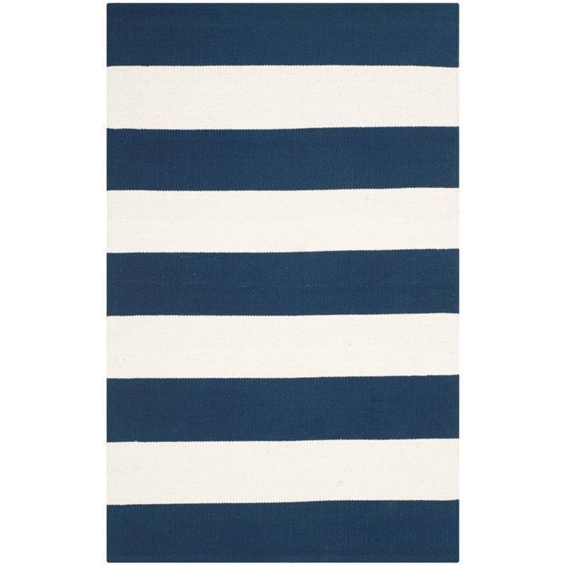 Safavieh Montauk 5' X 8' Hand Woven Cotton Pile Rug in Navy and Ivory