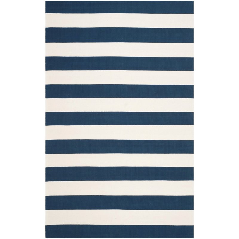 Safavieh Montauk 6' Round Hand Woven Cotton Rug in Navy and Ivory