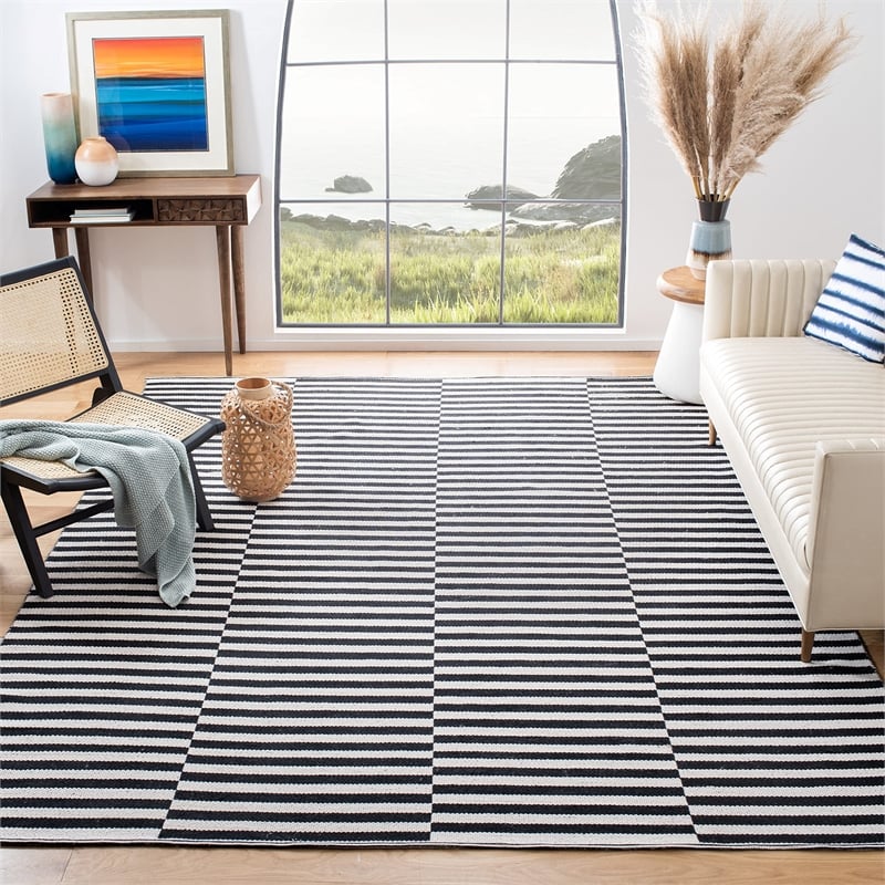 Safavieh Montauk 2' X 5' Hand Woven Cotton Pile Rug in Ivory and Gray