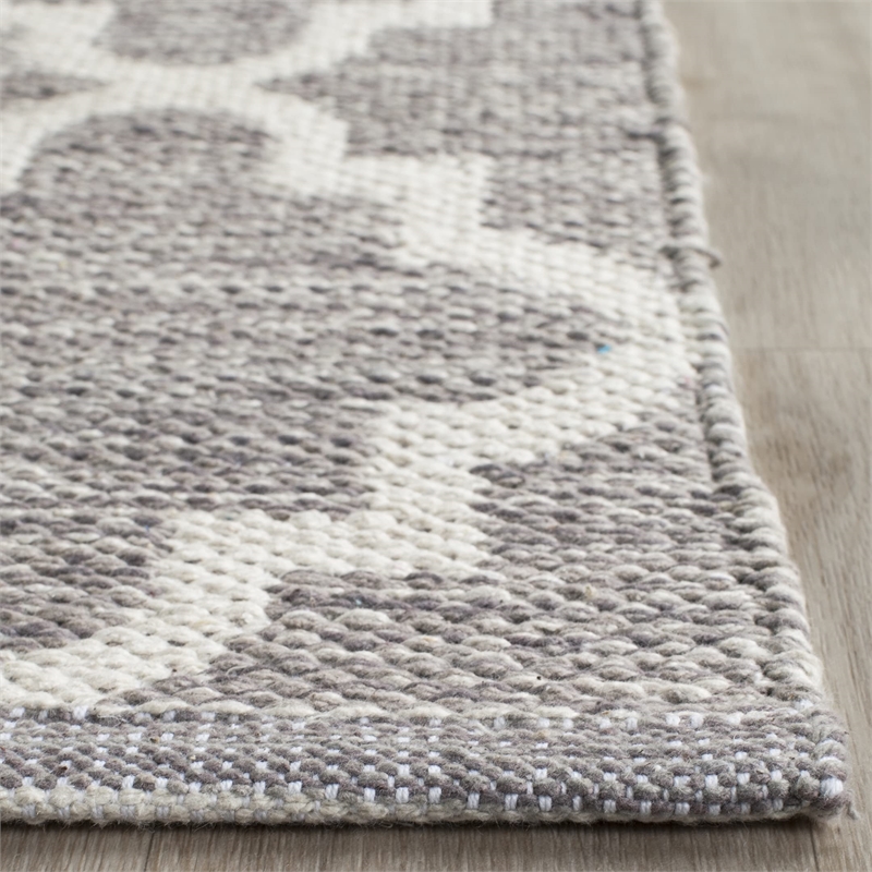 Safavieh Montauk 5' X 7' Hand Woven Cotton Pile Rug in Gray and Ivory