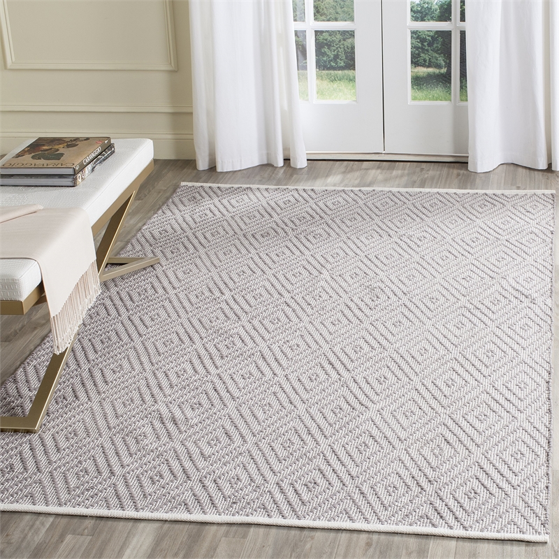 Safavieh Montauk 5' X 7' Hand Woven Cotton Pile Rug in Gray and Ivory