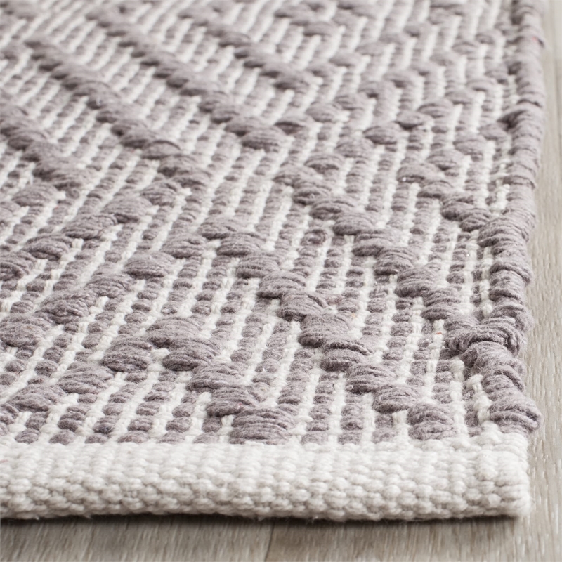 Safavieh Montauk 5' X 7' Hand Woven Cotton Pile Rug in Gray and Ivory