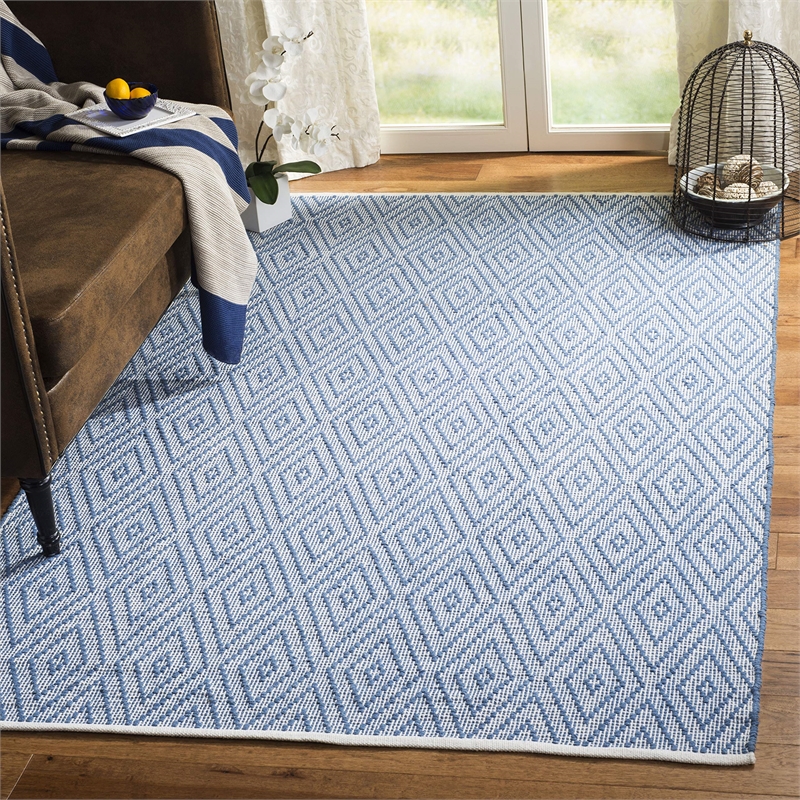 Safavieh Montauk 5' X 8' Hand Woven Cotton Pile Rug in Blue and Ivory