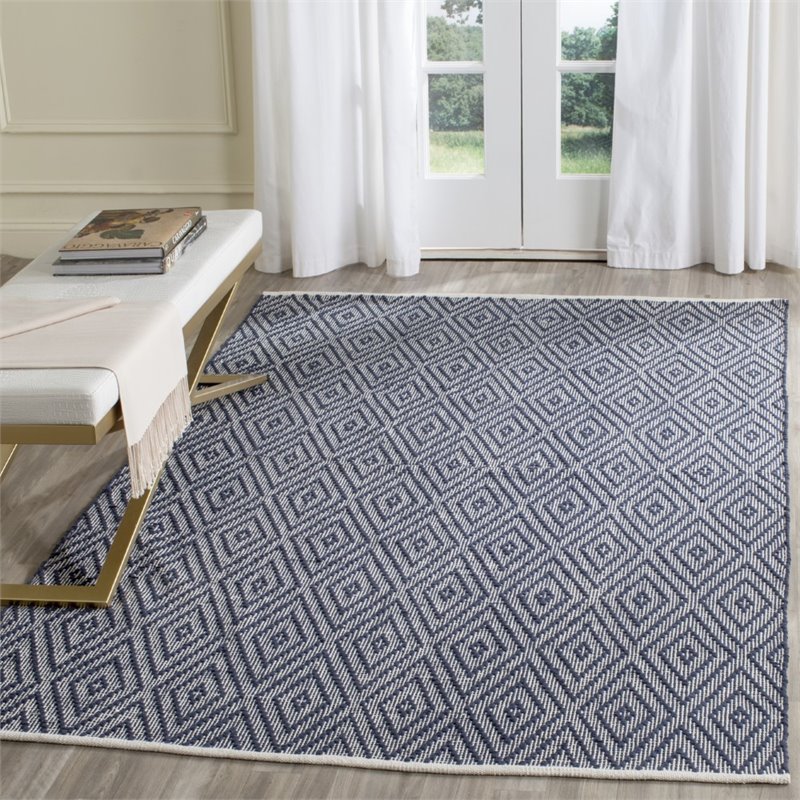 Safavieh Montauk 5' X 7' Hand Woven Cotton Pile Rug in Navy and Ivory