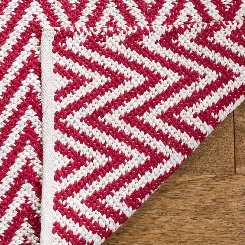 Safavieh Montauk 5' X 8' Hand Woven Cotton Pile Rug in Red and Ivory