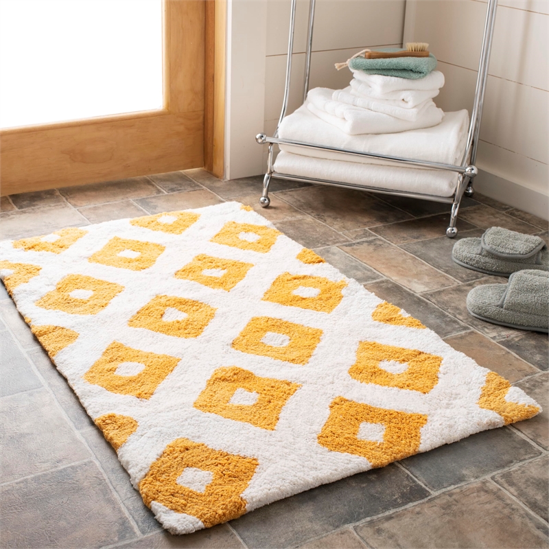 Safavieh Plush Master Bath 1'9