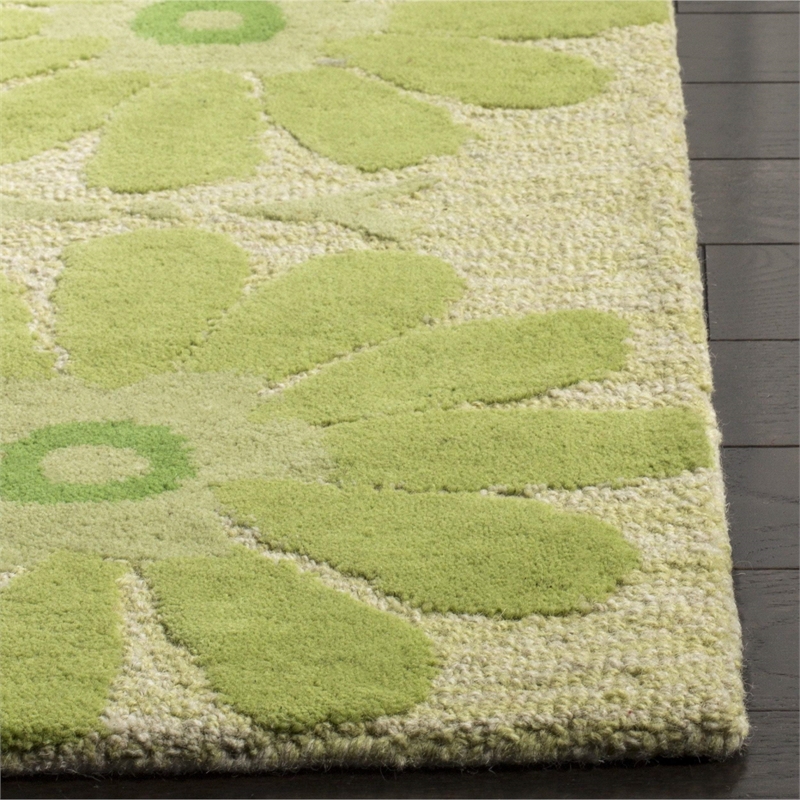 Safavieh 6' Round Hand Tufted Rug