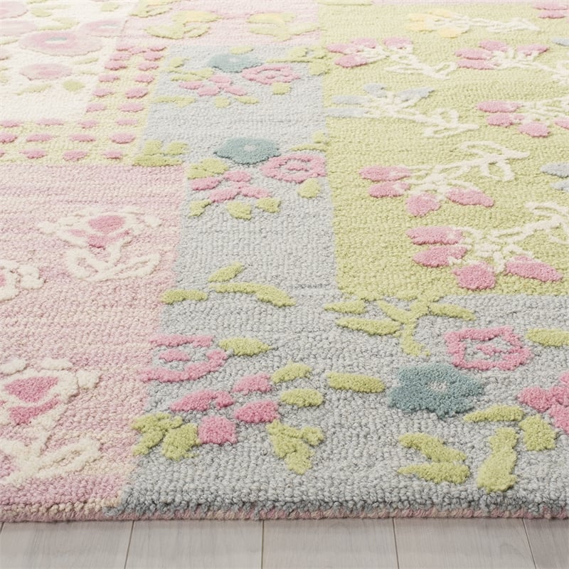Safavieh 3' X 5' Hand Tufted Rug in Pink