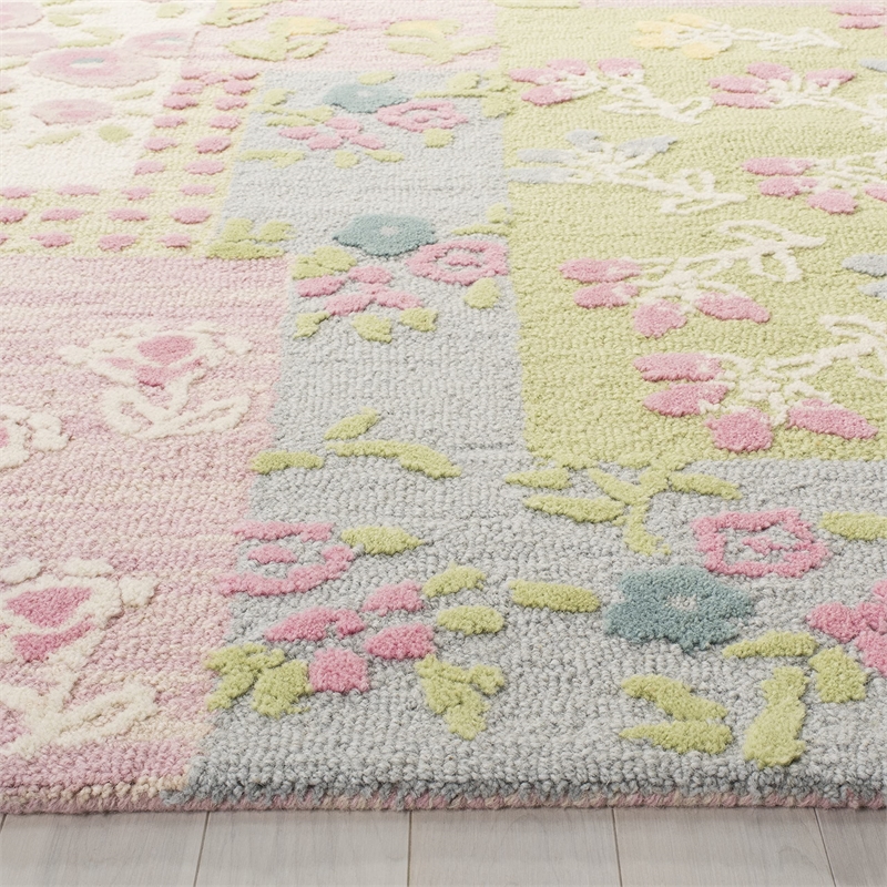 Safavieh 7' Square Hand Tufted Rug in Pink